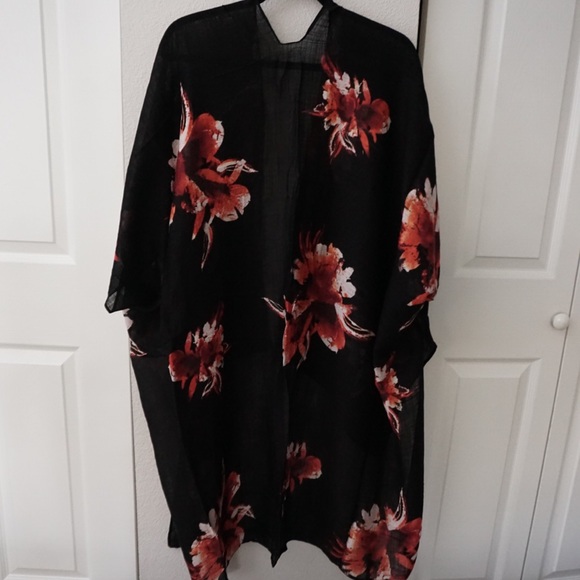 Beautiful Black Floral Kimono/ Beach Coverup - Picture 5 of 6